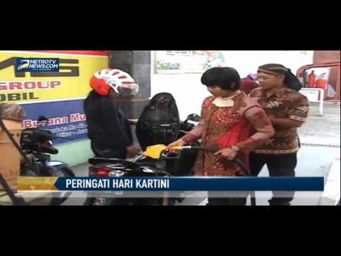 Rayakan Hari Kartini, Petugas SPBU Pakai Kebaya