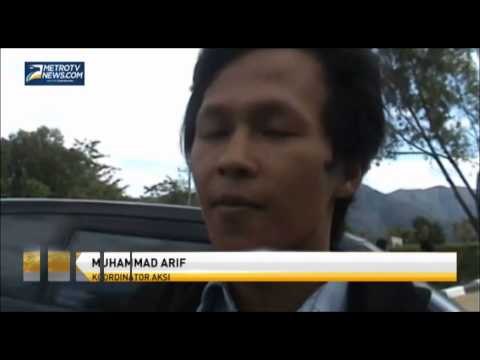 Protes Biaya Kuliah, Mahasiswa Hadang Rektor