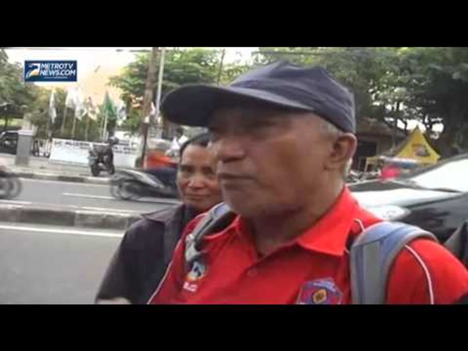 Unjuk Rasa Tuntut Ketua KPU Gresik Mundur