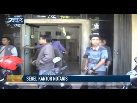 Warga Segel Kantor Notaris