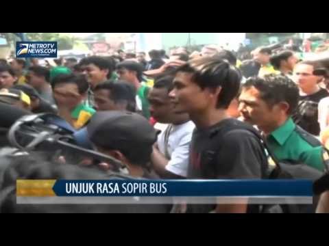 Ratusan Sopir Bus Arimbi Berunjuk Rasa
