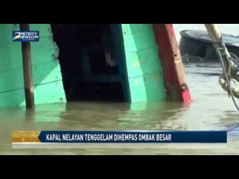 Cuaca Buruk, Kapal Nelayan Tenggelam Dihempas Ombak Besar