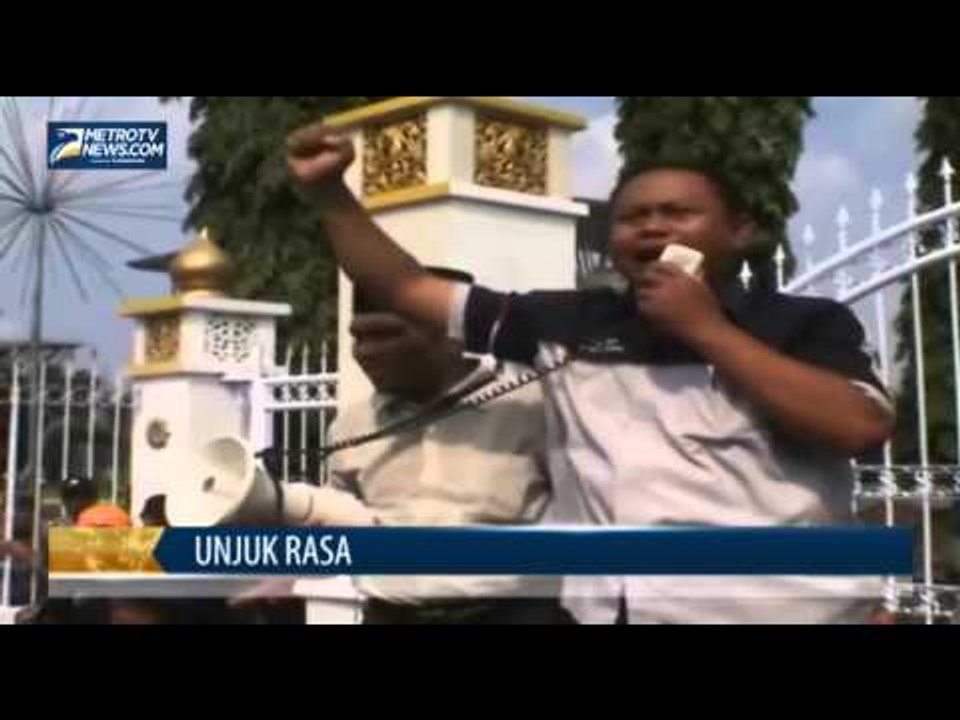 Ribuan Tenaga Pendamping Desa Unjuk Rasa