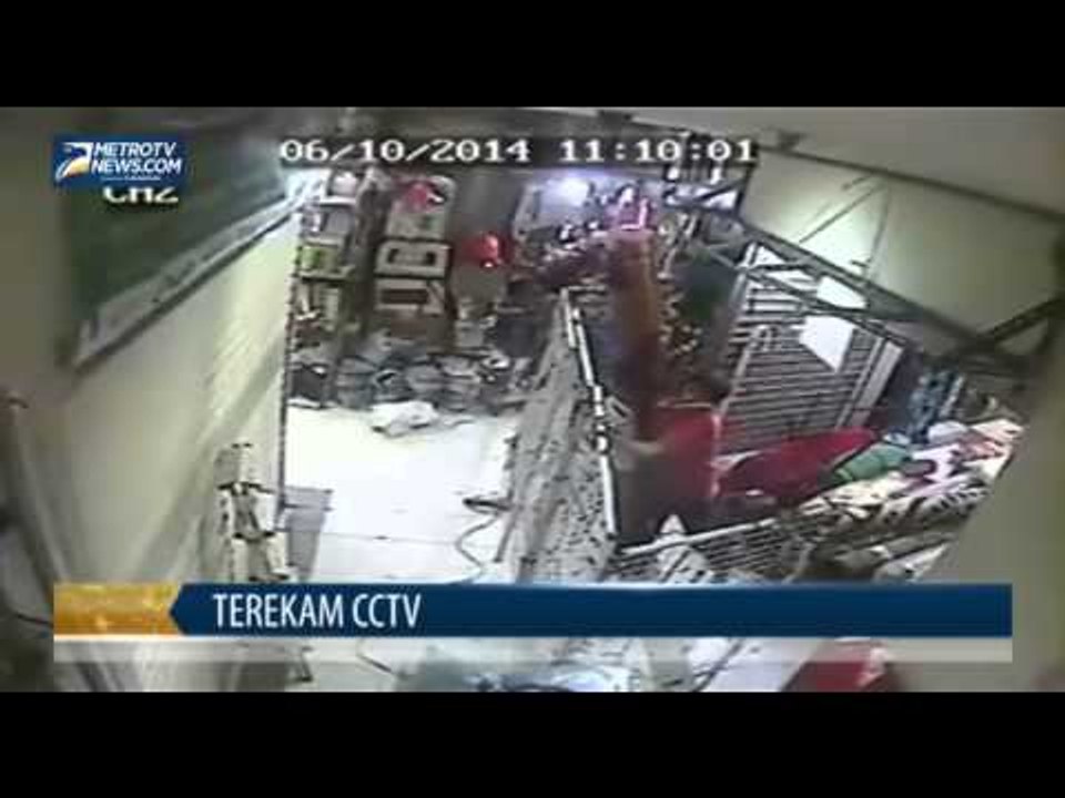 Aksi Pencurian Puluhan Bantal Terekam CCTV
