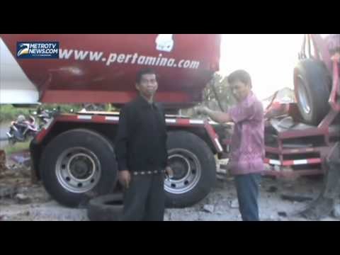 Truk Tangki BBM Tabrak Pagar, Satu Orang Tewas