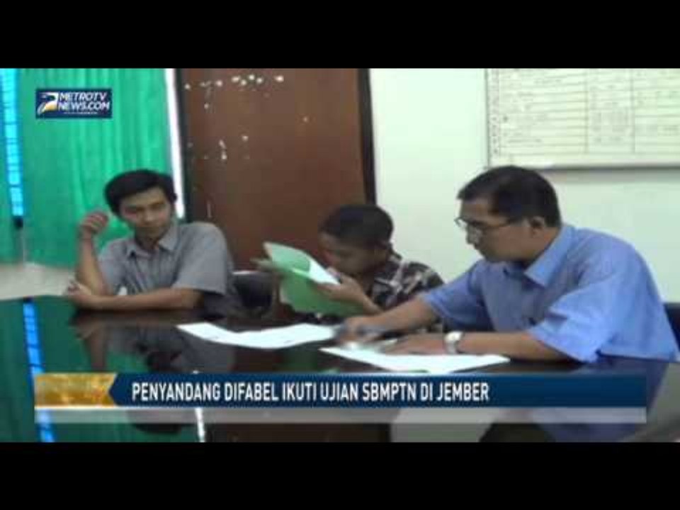 Penyandang Difabel Ikuti Ujian SBMPTN di Jember