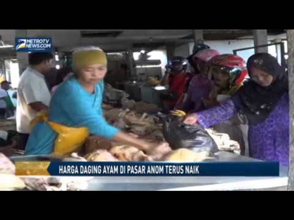 Harga Daging Ayam di Pasar Anom Terus Naik