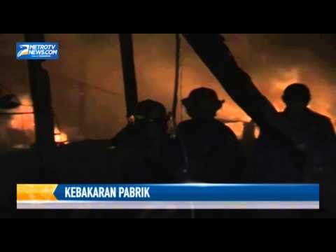 Pabrik Rotan di Sidoarjo Ludes Terbakar