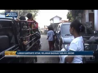 Lawan Kampanye Hitam, Relawan Bagikan Tabloid Jokowi