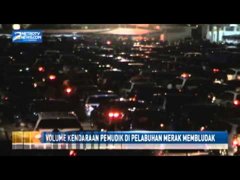 Volume Kendaraan Pemudik di Pelabuhan Merak Membludak