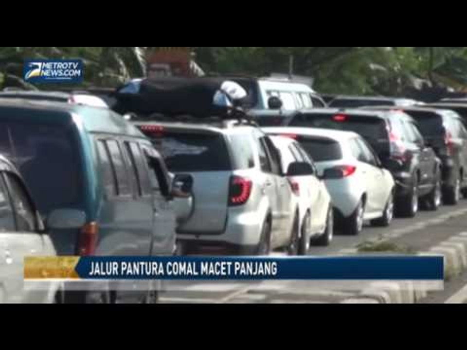 Jalur Pantura Comal Macet Panjang