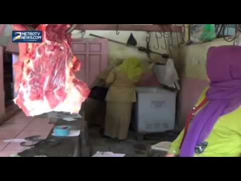 Petugas Gabungan di Lamongan Razia Ayam dan Daging Berformalin