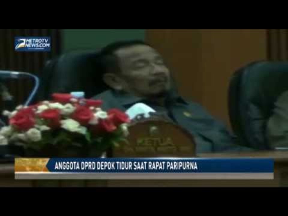 ANGGOTA DPRD DEPOK TIDUR BARENG SAAT RAPAT PARIPURNA