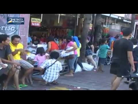 Jalur Wisata Pantai Kuta Macet