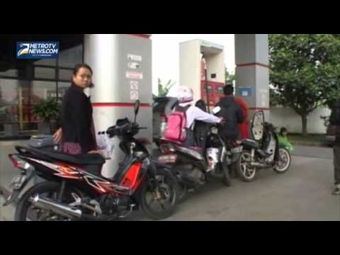 Pagi ini, Antrean Kendaraan Masih Terlihat di Sejumlah SPBU