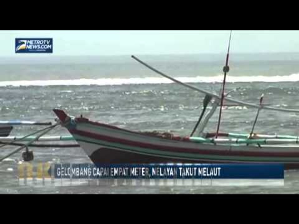 Gelombang Capai Empat Meter, Nelayan Takut Melaut