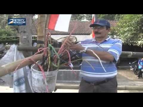 Musim Kemarau, Warga Gelar Tradisi Tiban Untuk Meminta Hujan