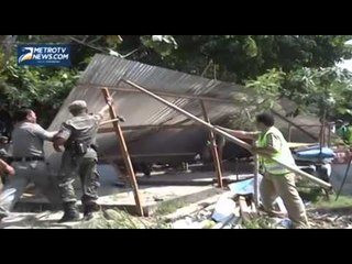 Pembongkaran Lapak Pedagang Kaki Lima Berlangsung Ricuh