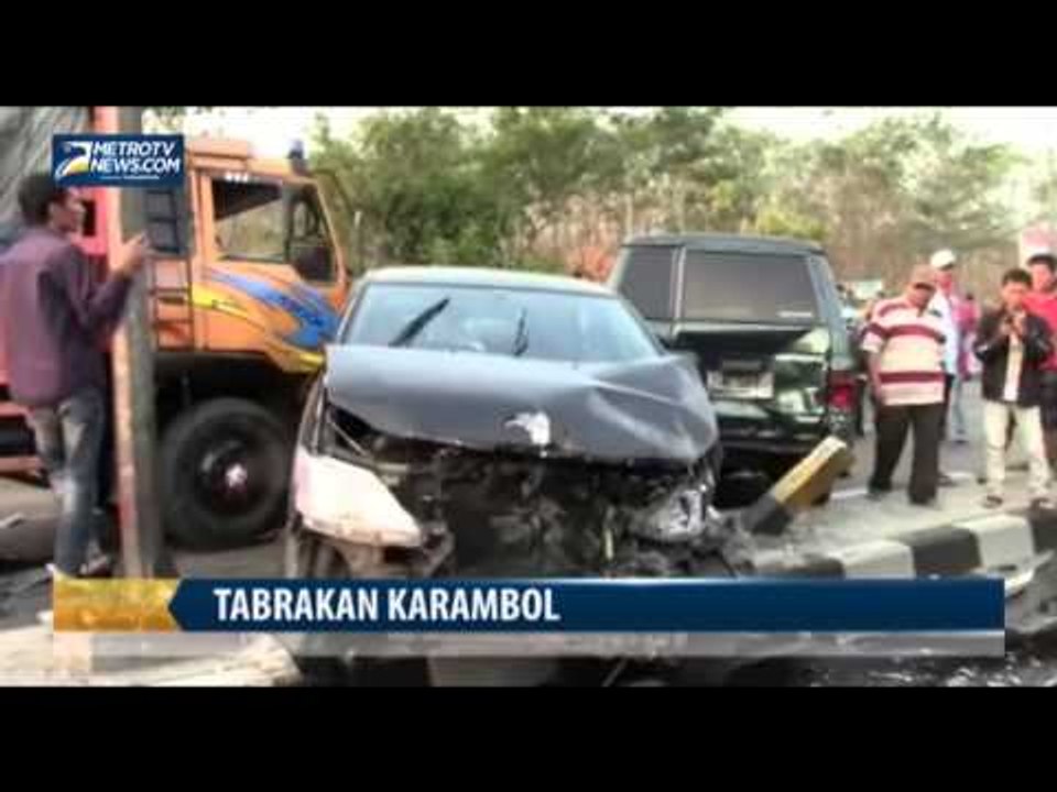 Tabrakan Karambol di Simpang Tiga Ngangkruk, 7 Mobil Ringsek