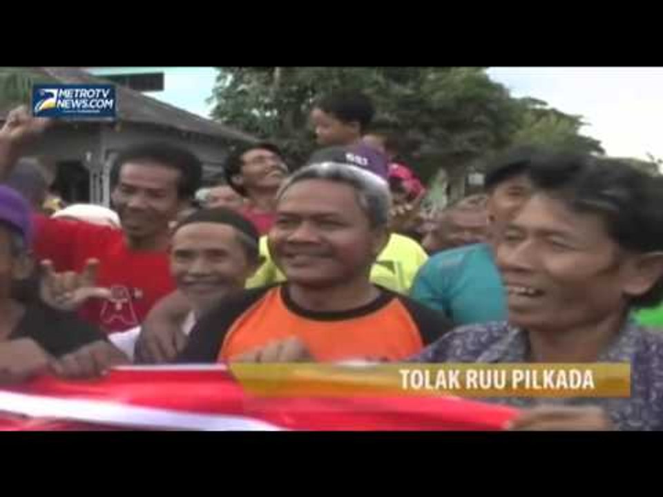 Unjuk Rasa Puluhan Petani dan Perajin Batik Tolak RUU Pilkada