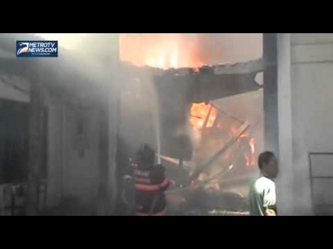 Pabrik Tempat Tidur Ludes Terbakar