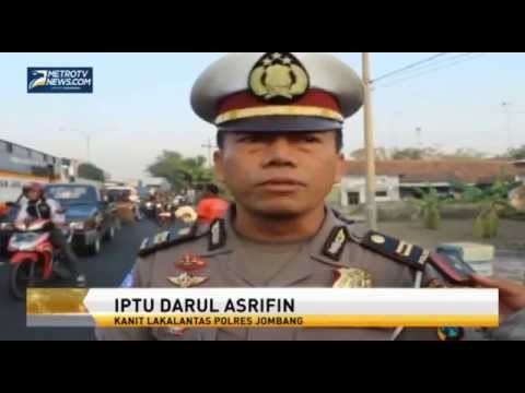 Bus Penuh Penumpang Tabrak Truk, 1 Tewas 4 Luka Berat