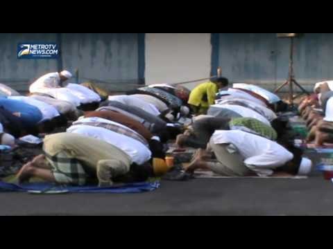 Warga Solo Salat Idul Adha di Halaman Keraton Surakarta