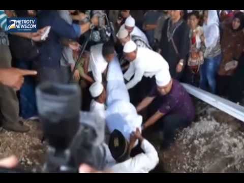 Tangis Keluarga Iringi Pemakaman Gayatri Wailissa