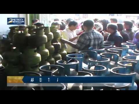 Warga Tebing Tinggi Antre Elpiji 3 Kg