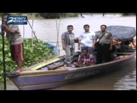 Seorang Kakek Mecuri Besi Terekam CCTV