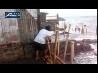 Puluhan Rumah di Sikka Hancur Diterjang Gelombang Pasang