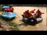 Polisi Distribusikan Bantuan ke Desa yang Terisolir Banjir