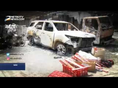 Nyala Api di Pabrik Kembang Api (2)