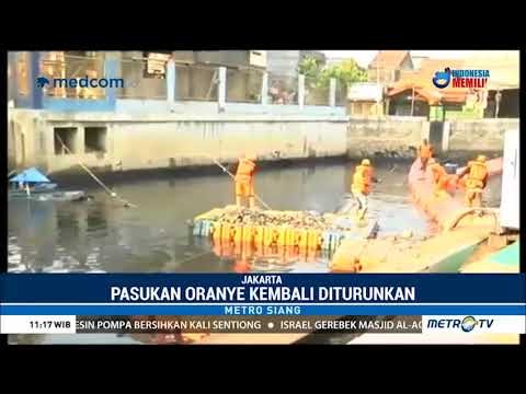 Bersih-bersih Kali Item Jelang Asian Games 2018