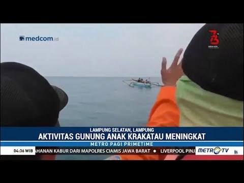 Petugas Pergoki Nelayan Nekat Melaut di Perairan Gunung Anak Krakatau Yang Sedang Aktif