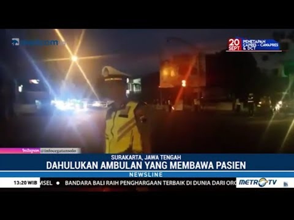 Salut ! Polantas Hentikan Mobil Presiden Jokowi Demi Ambulans