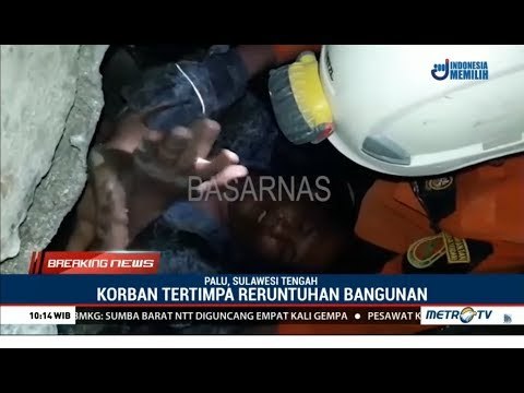 Momen Dramatis Evakuasi Pria Yang 4 Hari Terjebak Reruntuhan Kantor Di Palu