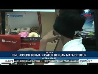 Pecatur Ini Bisa Bermain dengan Mata Tertutup