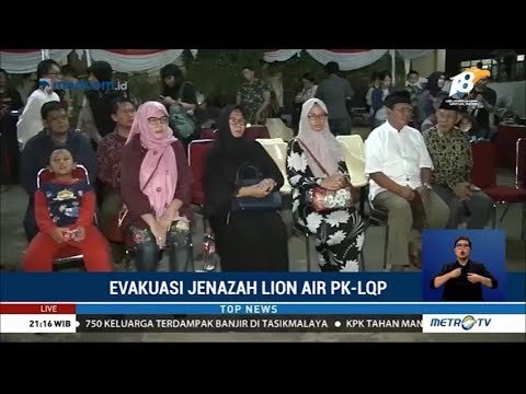 Keluarga Menanti Upacara Serah Terima Jenazah Korban Lion Air