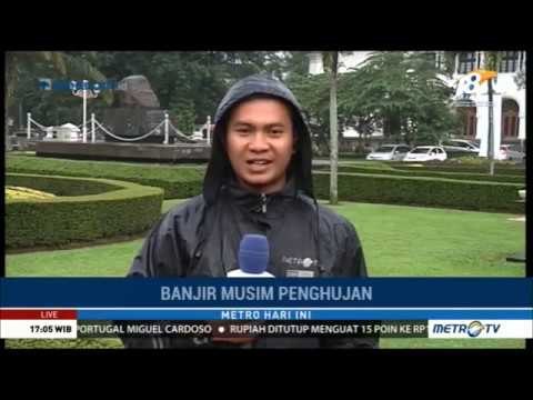 Jembatan di Cianjur Putus Diterjang Banjir