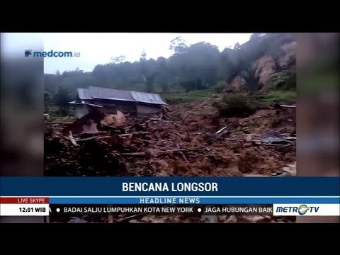 Dua Alat Berat Diterjunkan Bersihkan Material Longsor di Mamasa