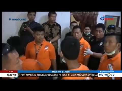 Polisi Gelar Rekonstruksi Pembunuhan Satu Keluarga di Bekasi