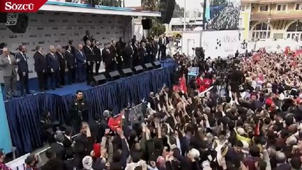 Скачать видео: Erdoğan’ın mitinginde kavga çıktı! ‘Eyvah, eyvah…’