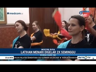 Para Wanita Cantik Rusia Latihan Tarian Indonesia