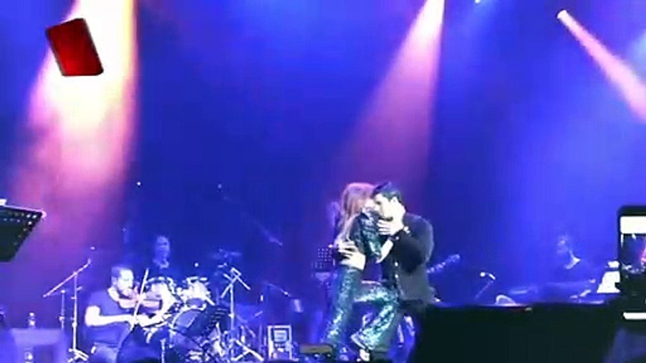 Gökçe Bahadır ilk konserini verdi