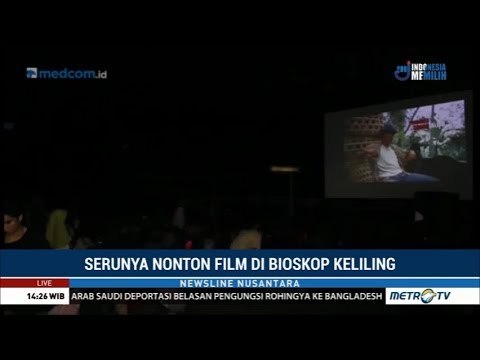 Serunya Nonton Film di Bioskop Keliling
