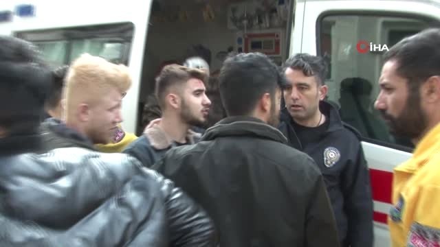 Kaza Sonucu Vinç Sepetinde Mahsur Kalan İki İşçi Gözyaşları İçerisinde Kurtarılmayı Bekledi