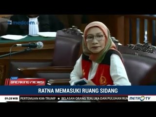 Detik-detik Ratna Sarumpaet Memasuki Ruang Sidang