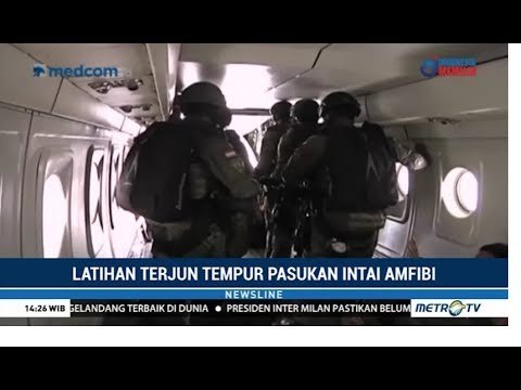 Melihat Latihan Terjun Tempur Pasukan Intai Amfibi TNI AL