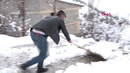 Hakkari'de 225 Yerleşim Birimi Ulaşıma Kapandı